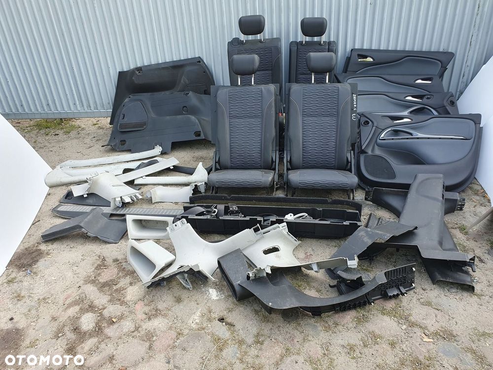fotel 3 rząd Opel Zafira C - 1