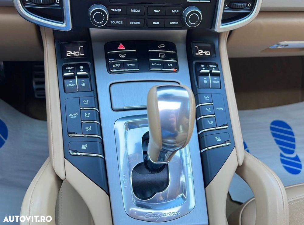 Porsche Cayenne Hybrid 3.0 L S E - 3