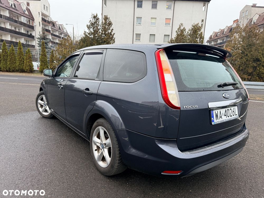 Ford Focus 1.6 Trend - 12