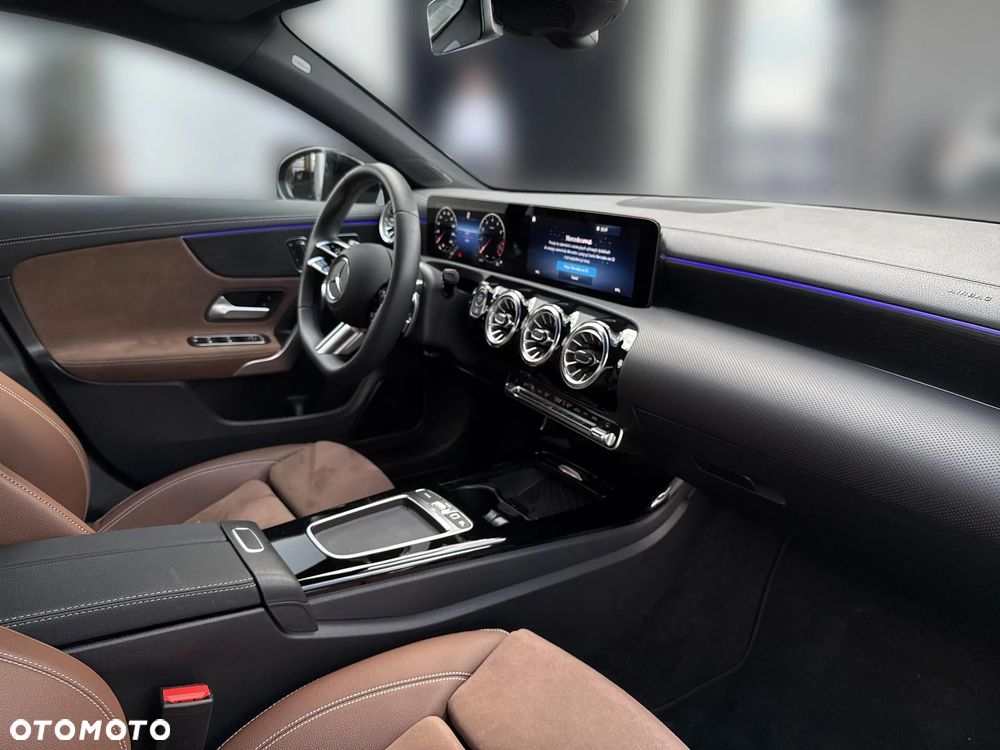 Mercedes-Benz CLA 220 4Matic 8G-DCT Edition AMG Line - 12