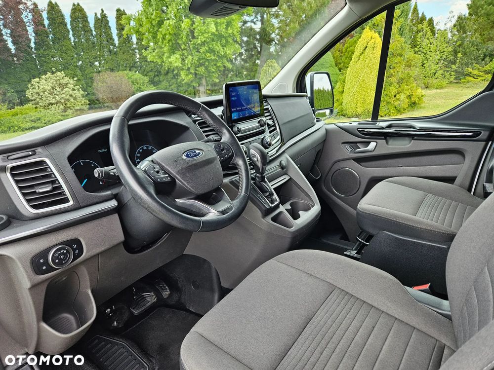 Ford Tourneo Custom - 29