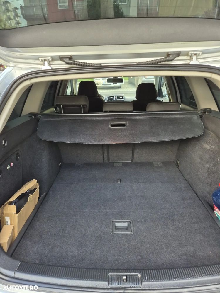 Volkswagen Golf 1.6 TDI DPF Style - 30