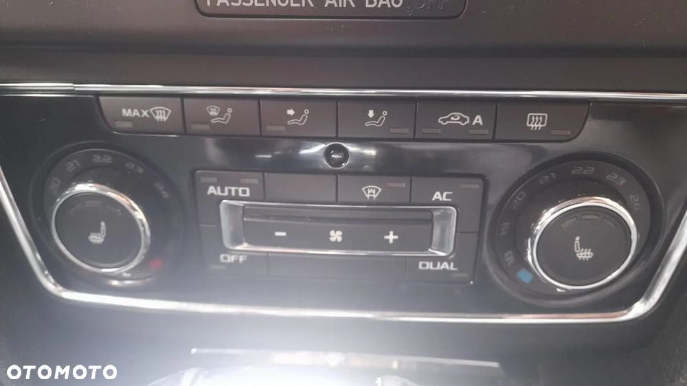 Skoda Superb 2.0 TDI Comfort DSG - 7