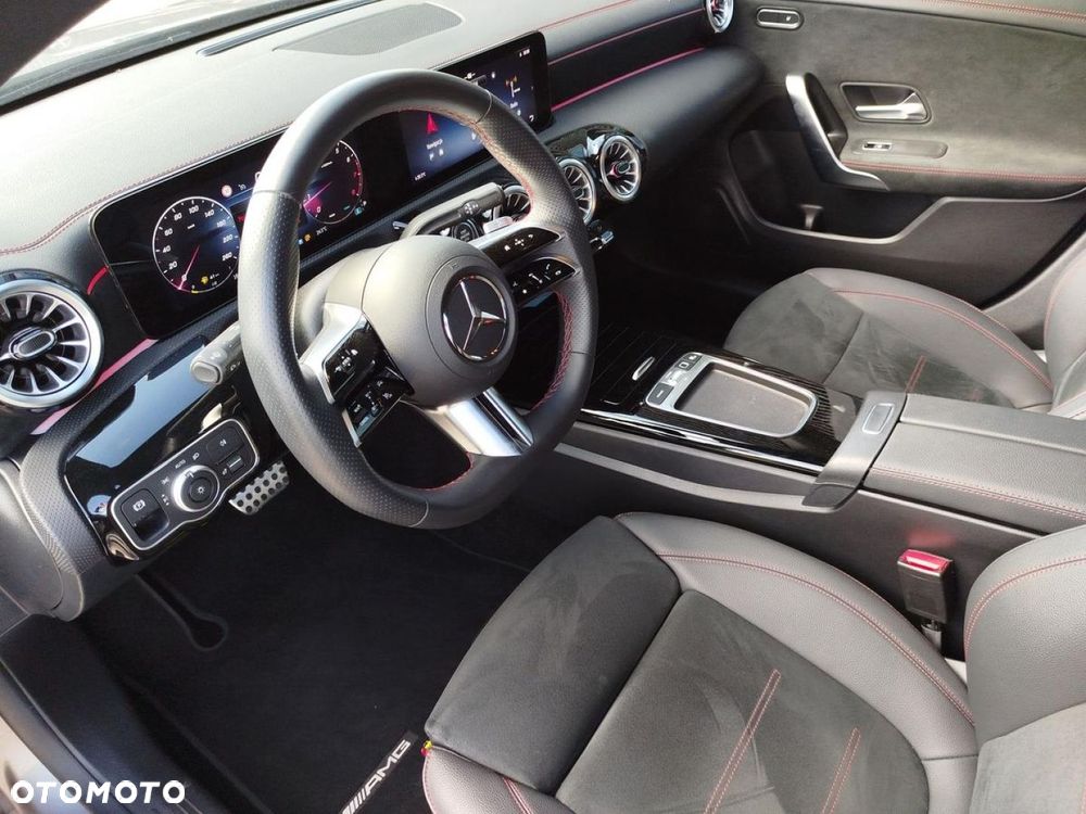 Mercedes-Benz CLA - 11