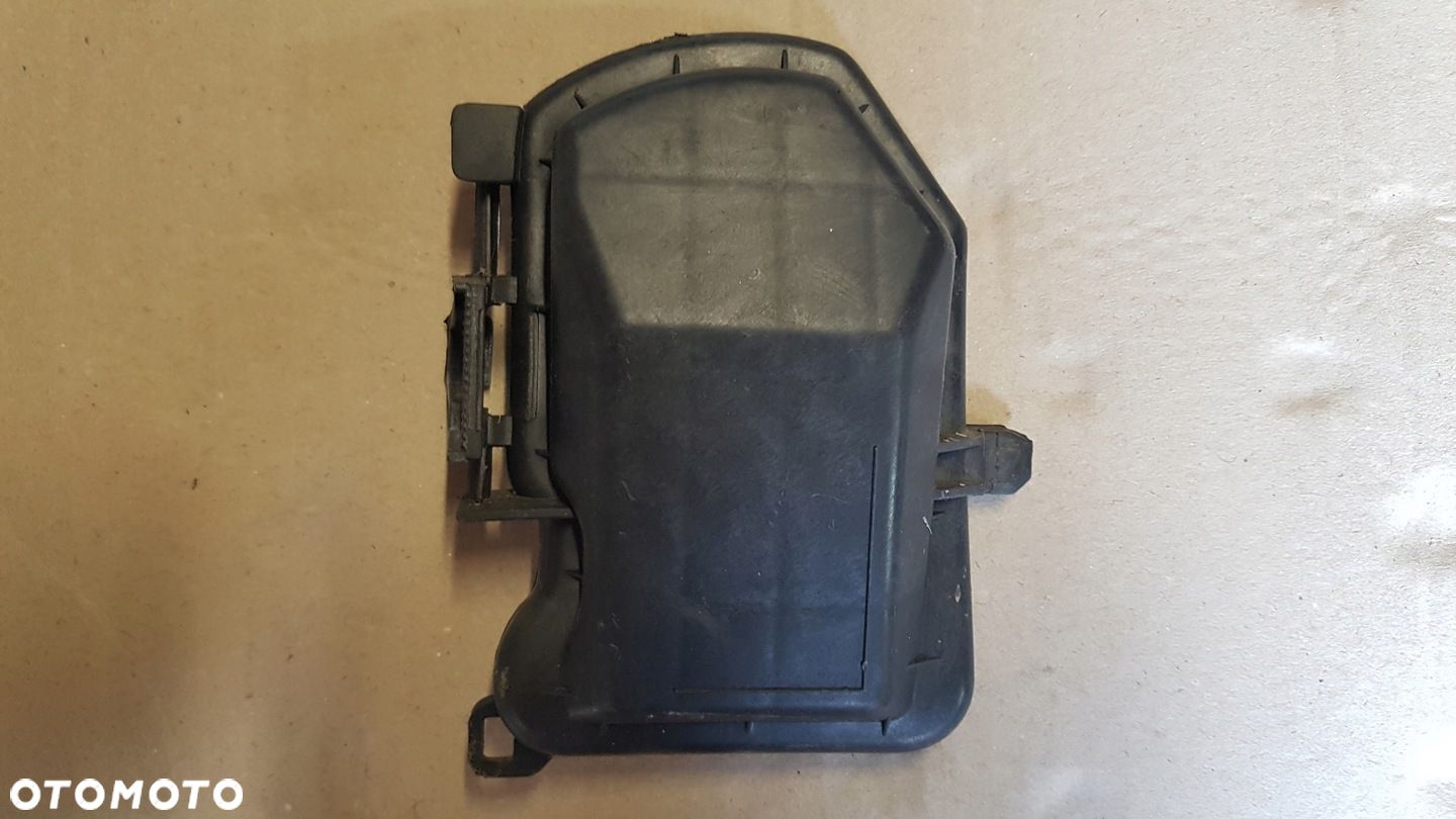 TOYOTA AVENSIS T25 03-06 DEKIELEK LAMPY PRAWY - 1