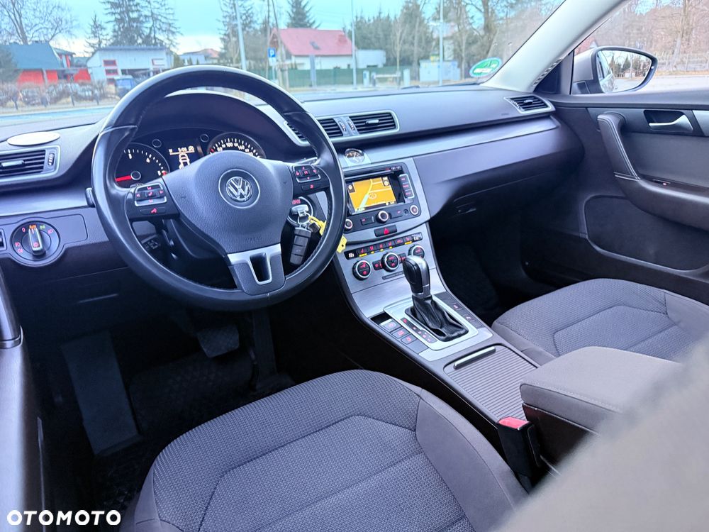 Volkswagen Passat Variant 2.0 TDI DSG BlueMotion Technology Highline - 16