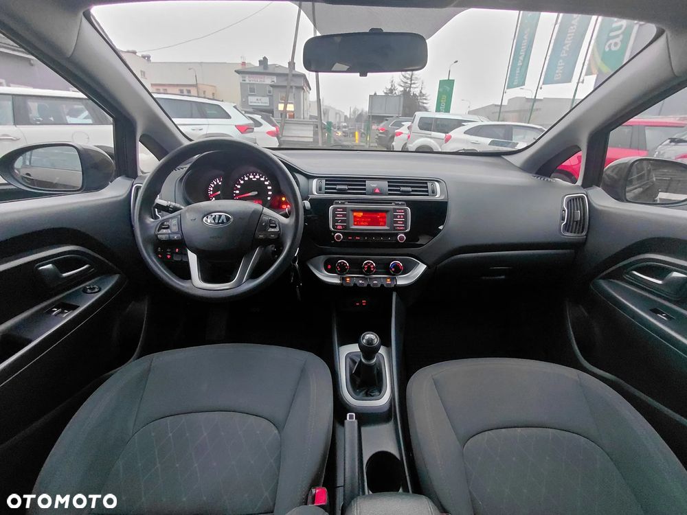 Kia Rio - 8