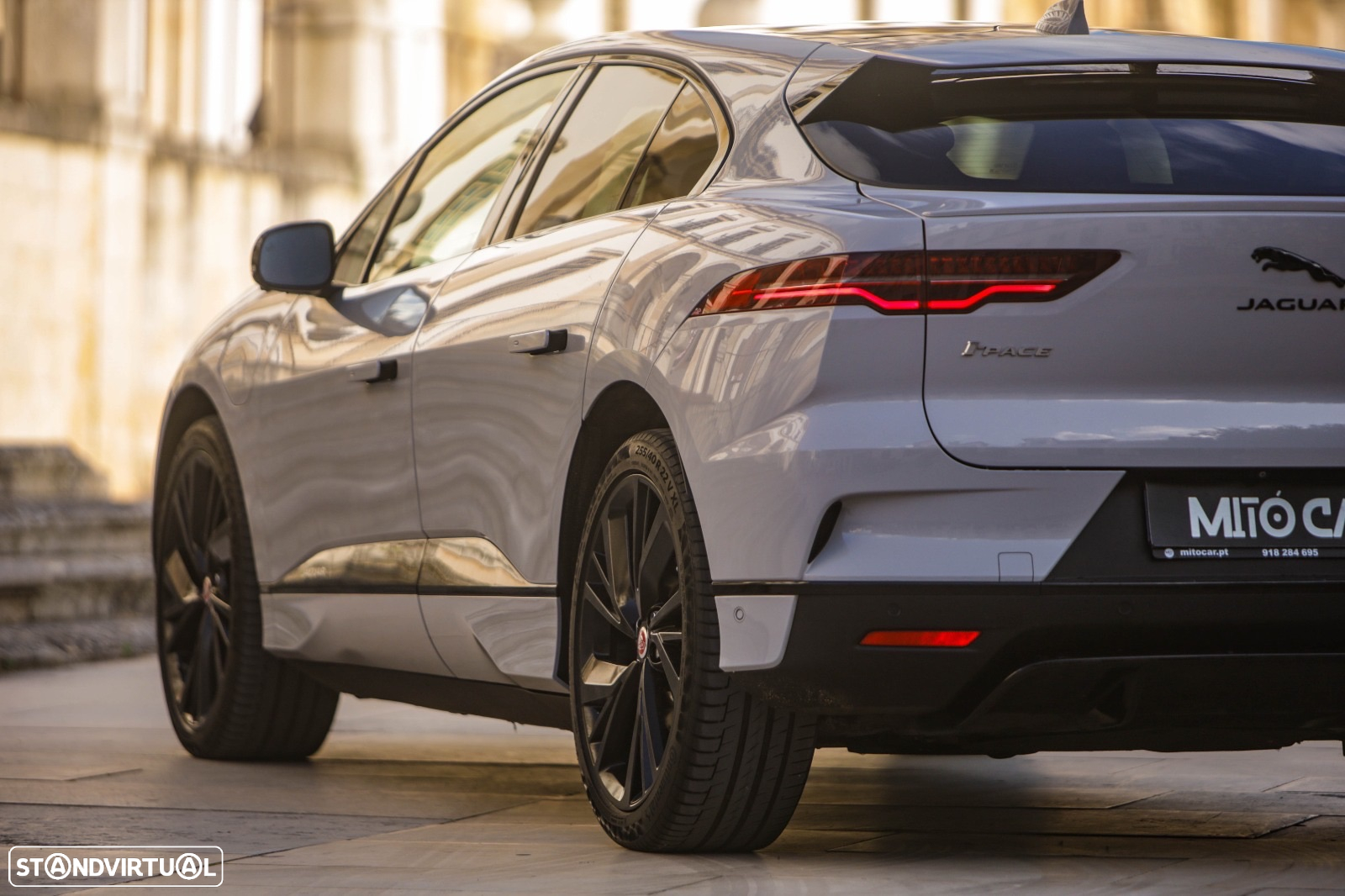 Jaguar I-Pace EV400 AWD R-DYNAMIC HSE - 37