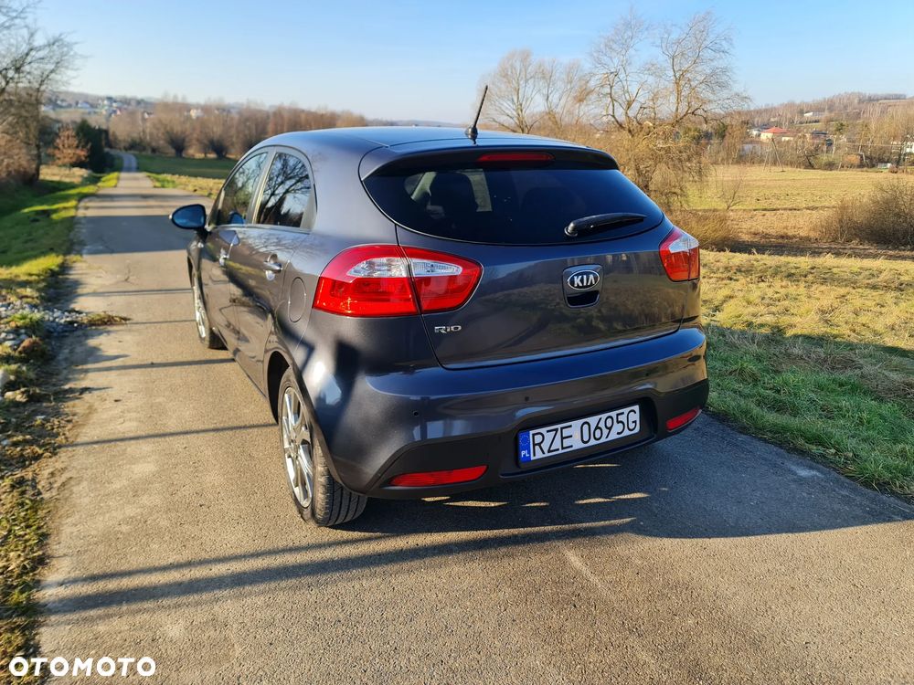 Kia Rio 1.2 Dream Team Edition - 3