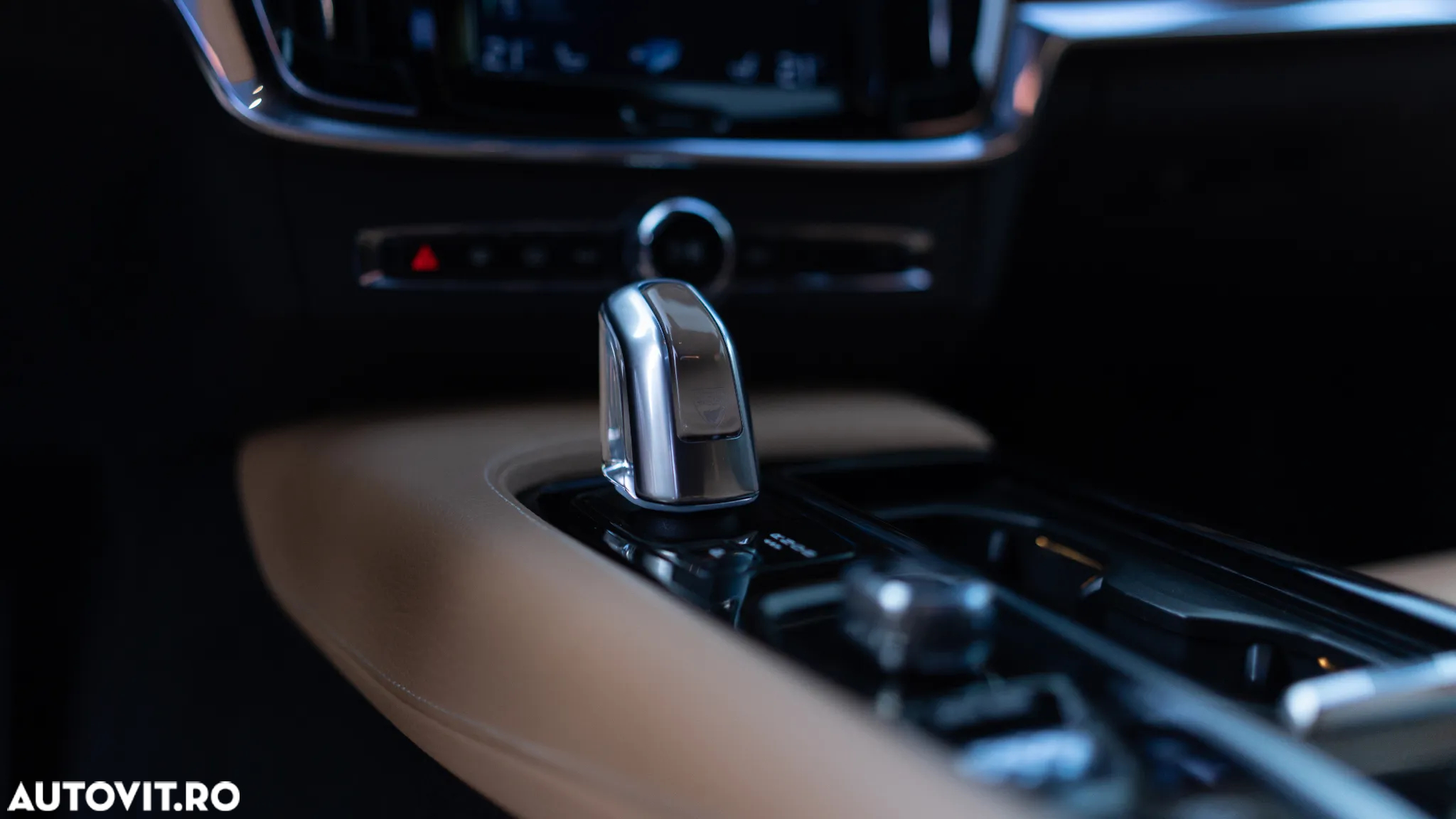 Volvo S90 T8 Twin Engine AWD Geartronic Inscription - 18