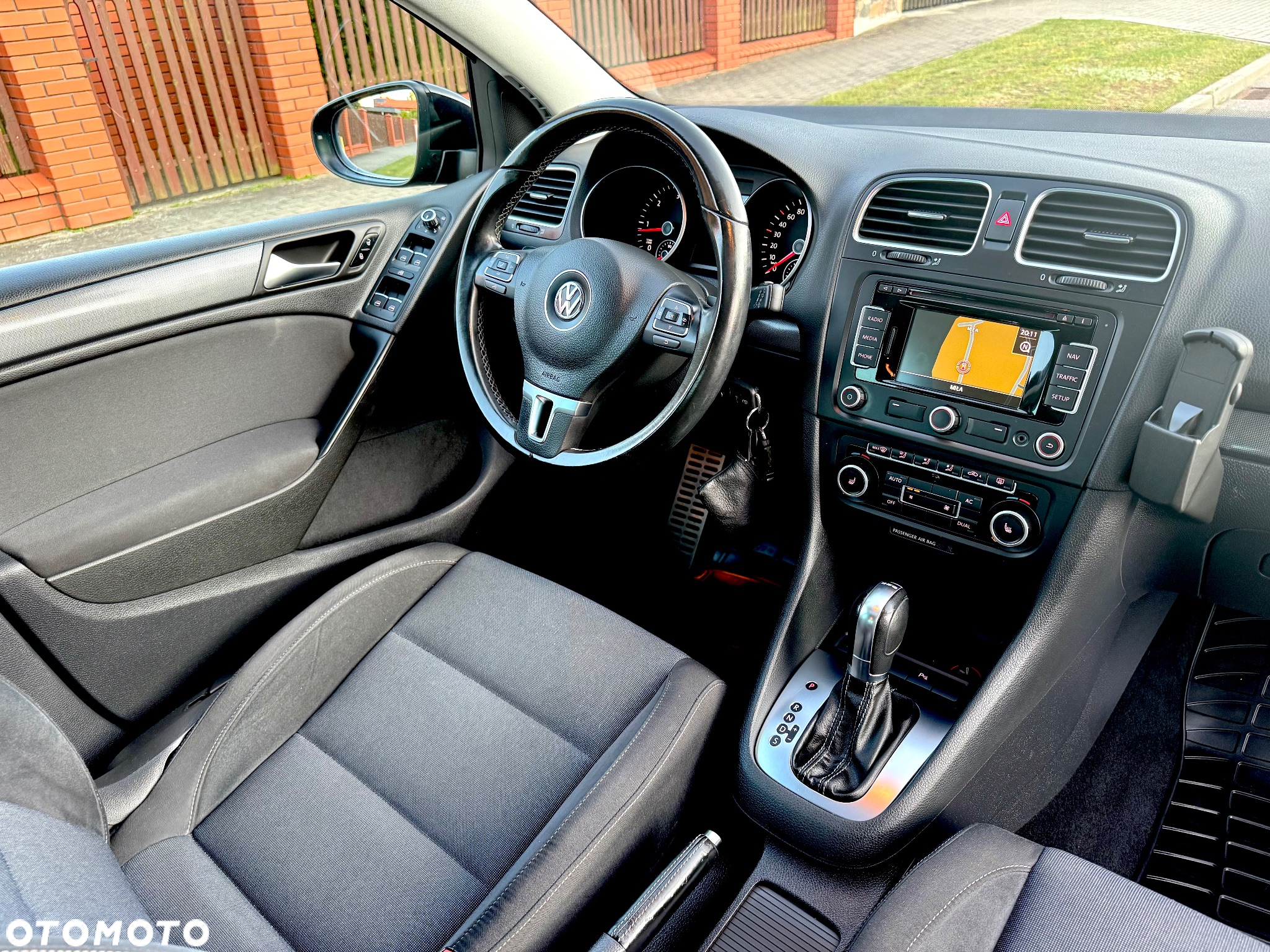 Volkswagen Golf VI 2.0 TDI Comfortline DSG - 8