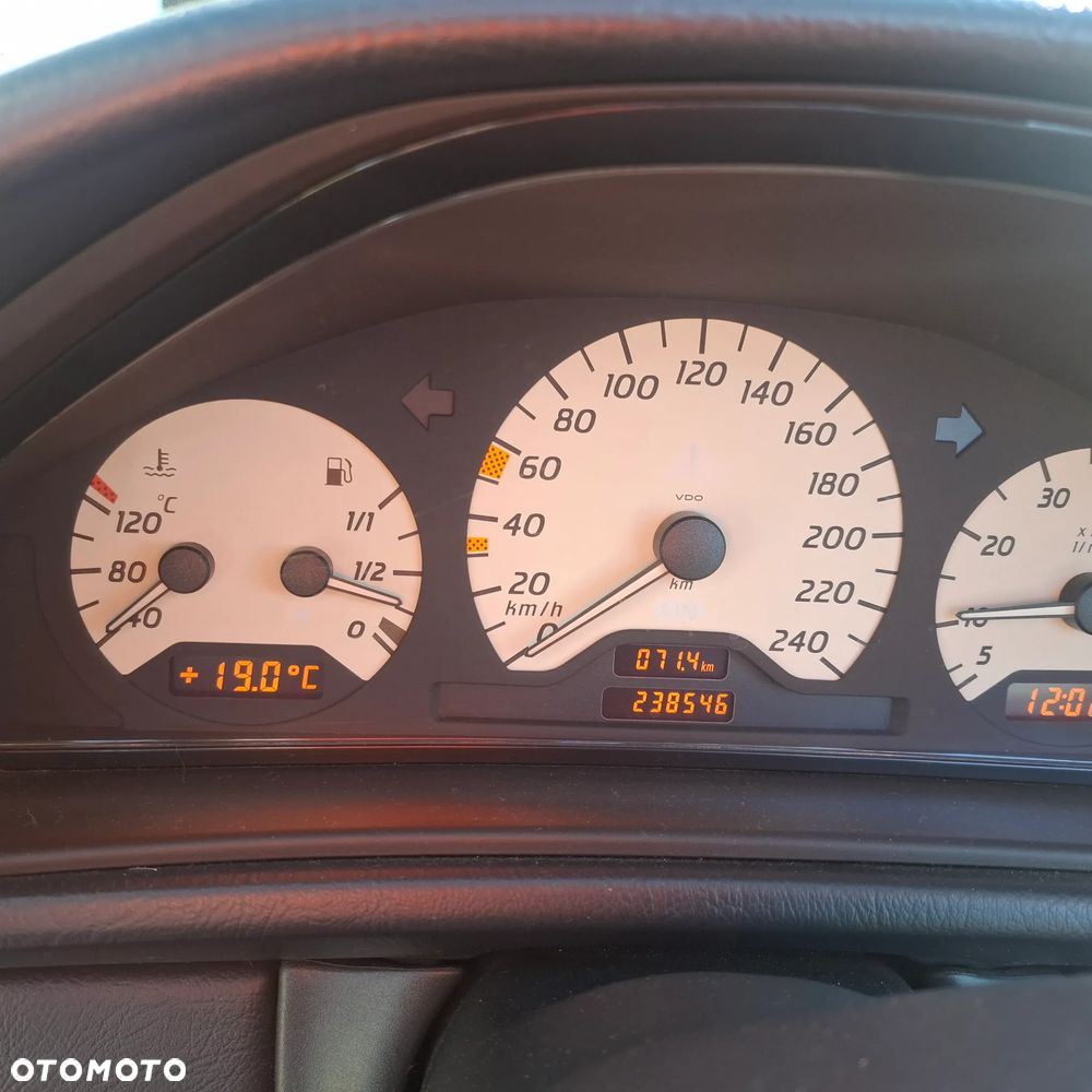 Mercedes-Benz CLK - 4