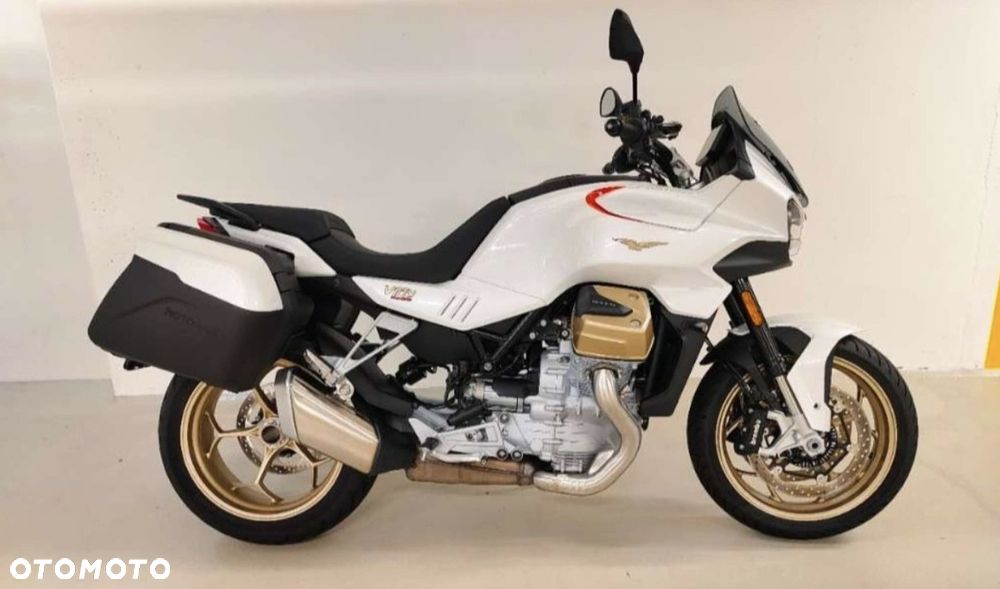 Moto Guzzi V100 Mandello - 1