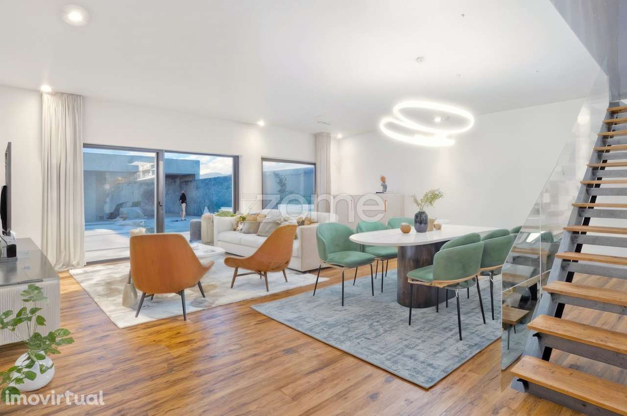 Nova T4 com 3 Suites | Piscina no Rooftop | junto à Praia da Madalena - Grande imagem: 2/35