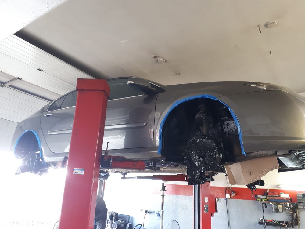 Renault Laguna 2.0 dCi Tech Run - 16