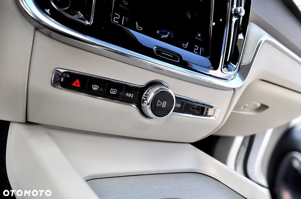 Volvo V60 D4 Inscription - 32