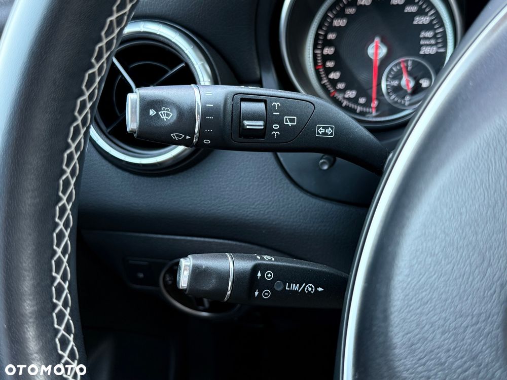 Mercedes-Benz CLA 180 7G-DCT - 27