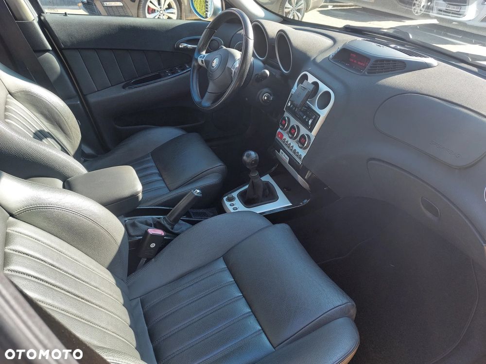Alfa Romeo 156 2.5 V6 24V Distinctive - 15