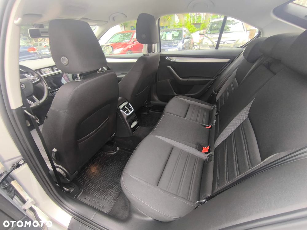 Skoda Octavia 1.6 TDI Ambition DSG - 12