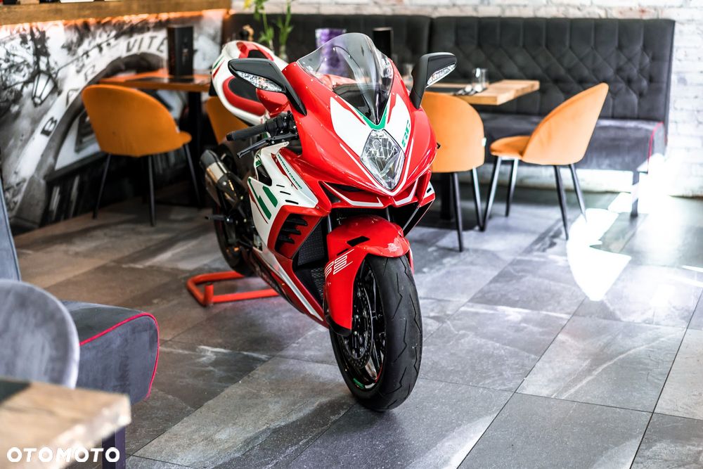 MV AGUSTA F3 - 14