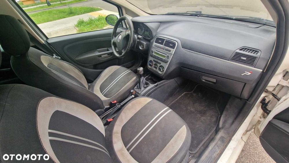 Fiat Grande Punto - 5