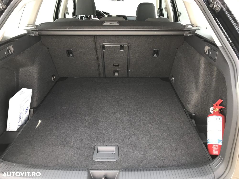 Volkswagen Golf 1.5 TSI ACT Life - 39