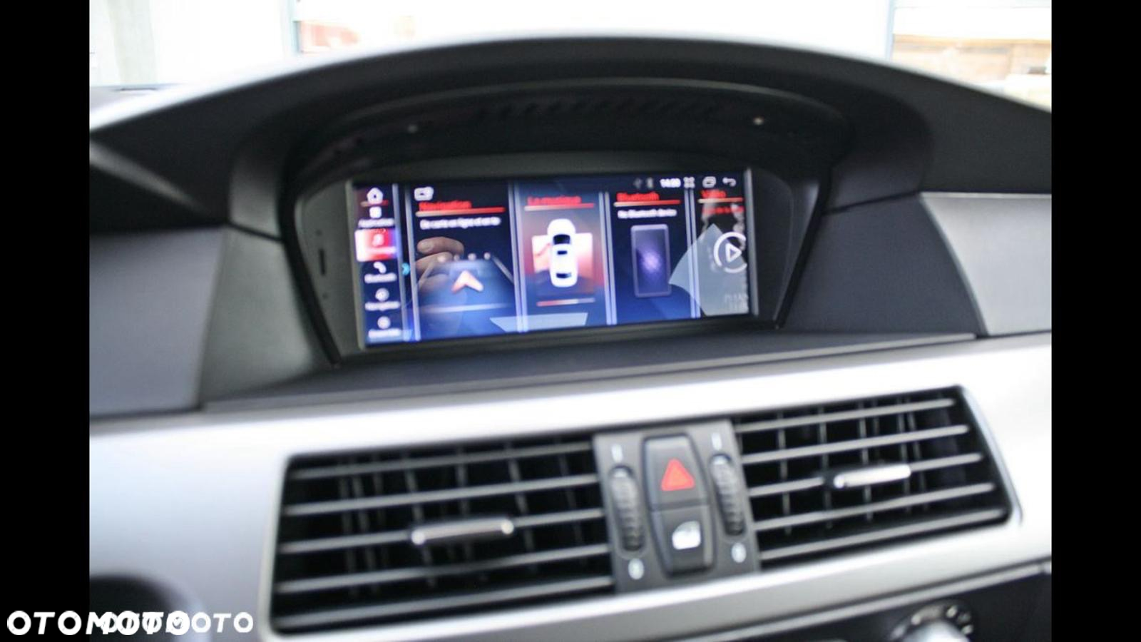 BMW Seria 5 523i - 23