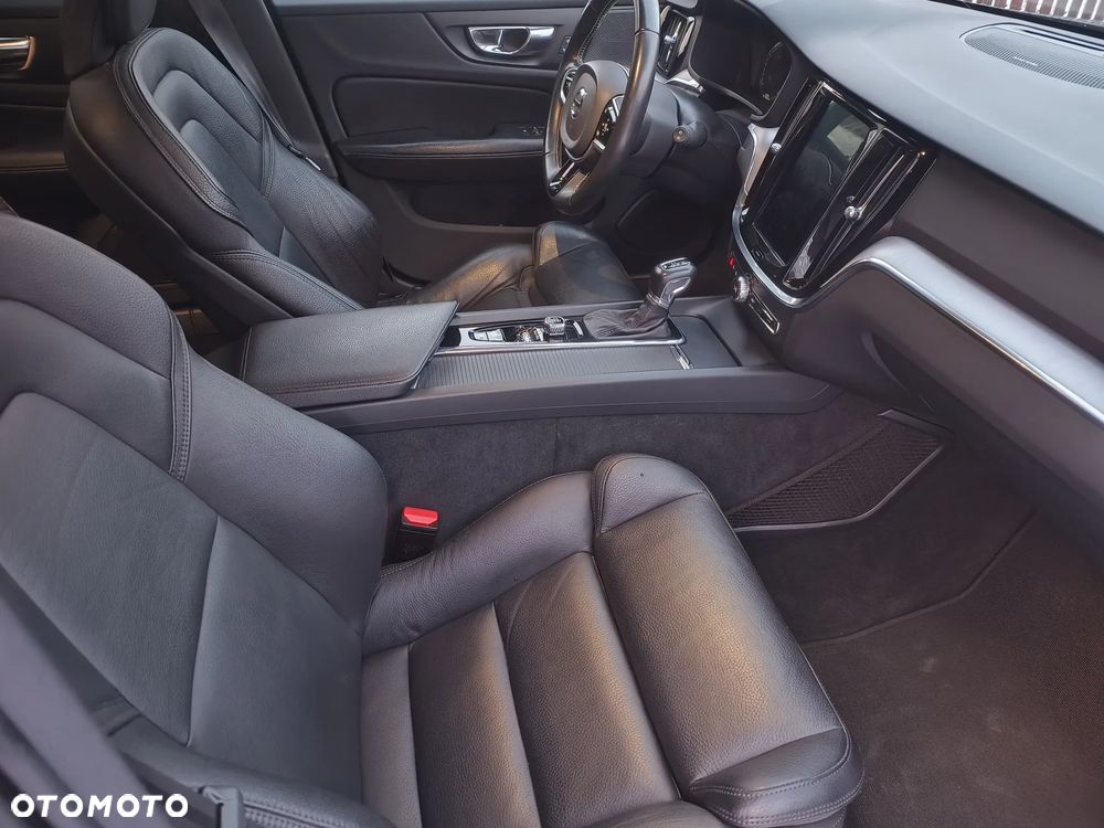 Volvo V60 D4 AWD Geartronic Momentum Pro - 12