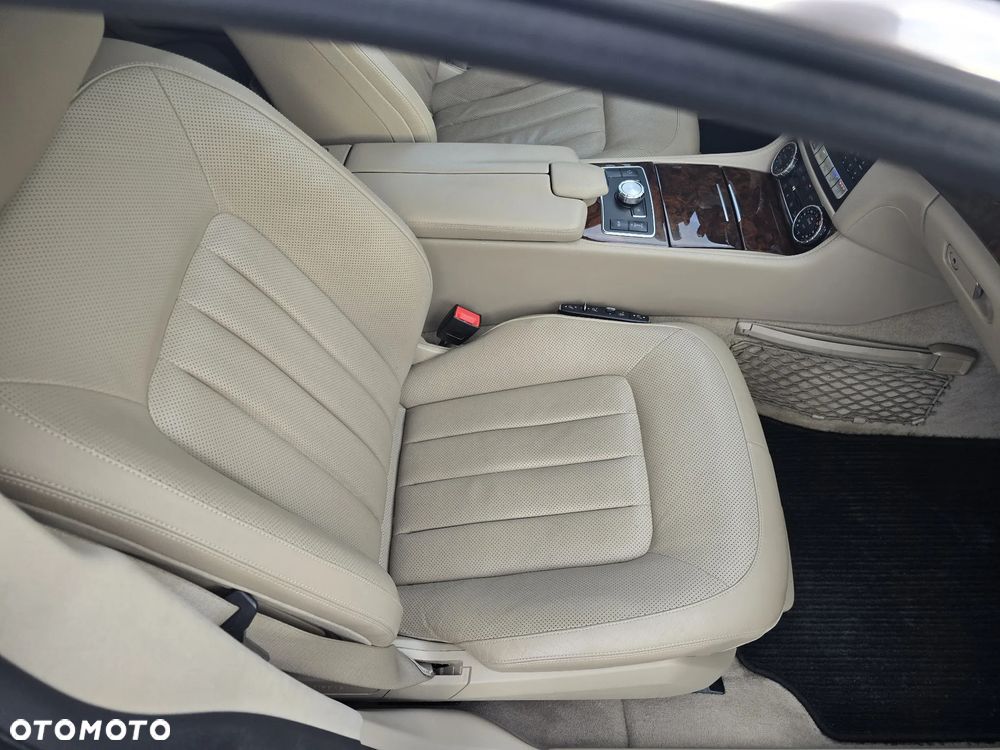 Mercedes-Benz CLS 350 CDI 4Matic 7G-TRONIC Edition 1 - 26