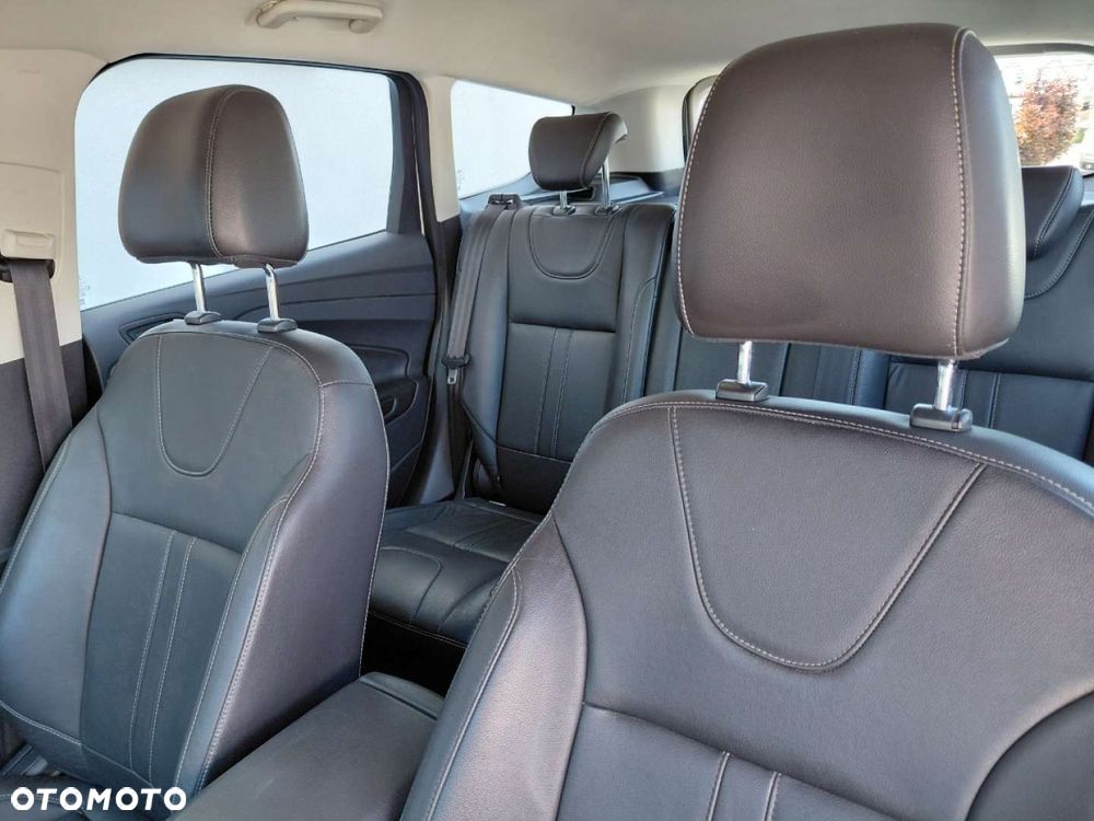Ford Kuga - 12