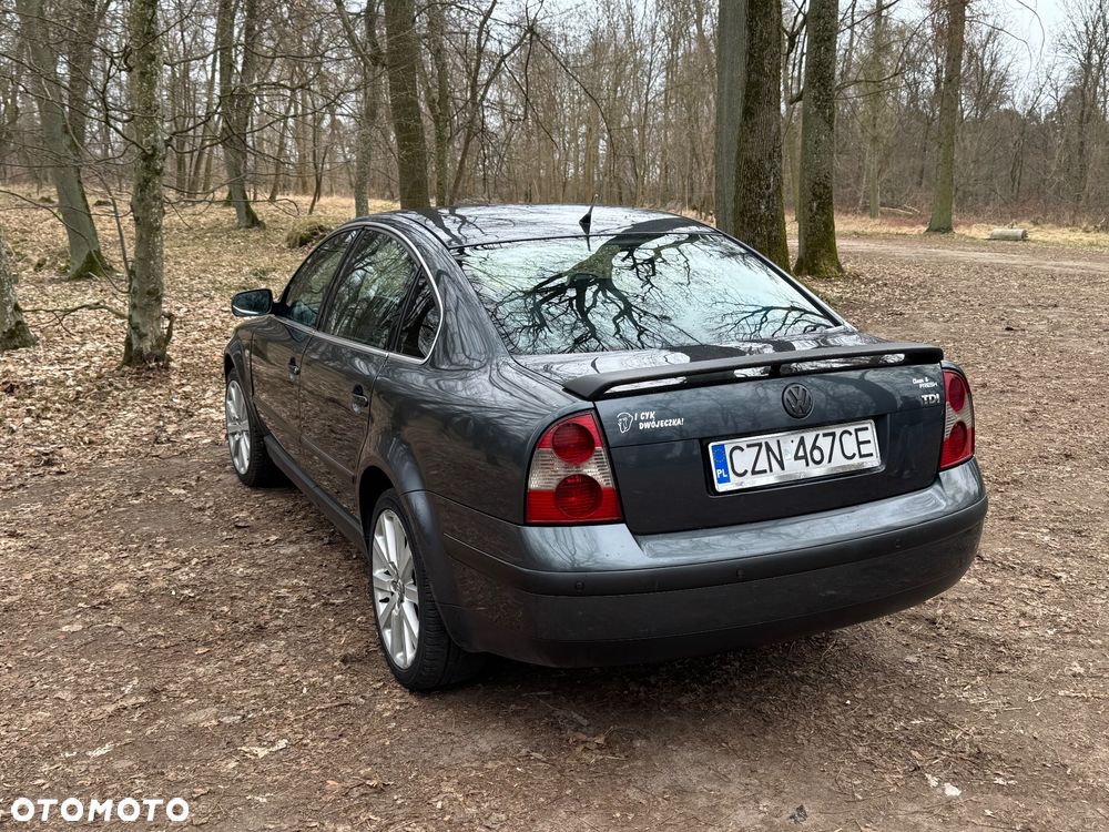 Volkswagen Passat 1.9 TDI Comfortline - 4