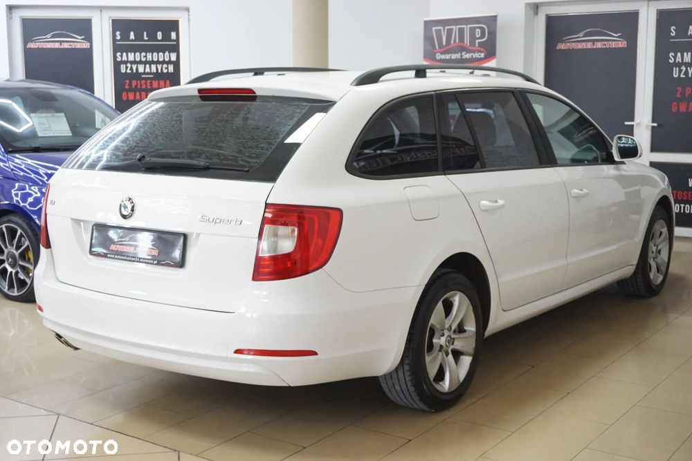 Skoda Superb 2.0 TDI Ambition - 4