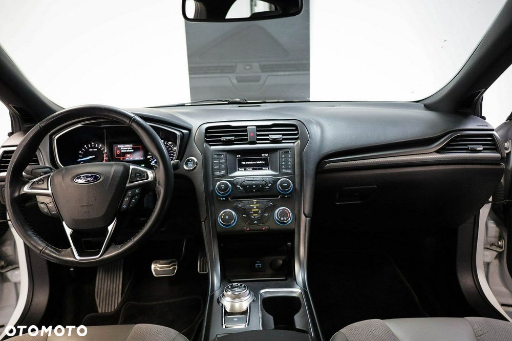 Ford Fusion - 12