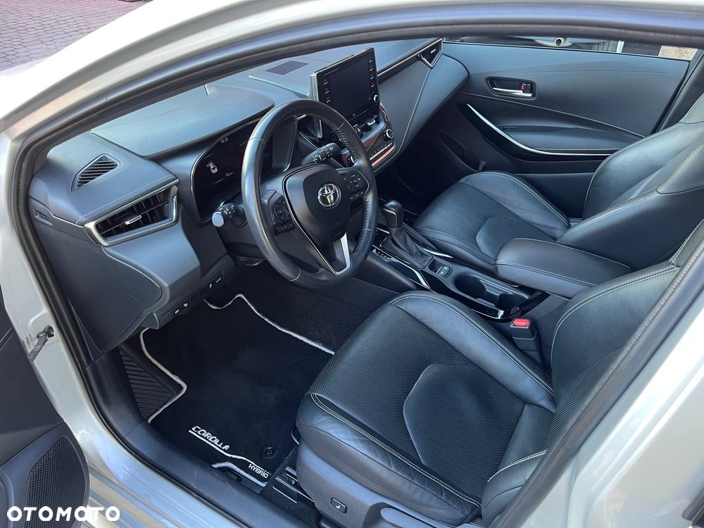 Toyota Corolla 2.0 Hybrid Executive - 13