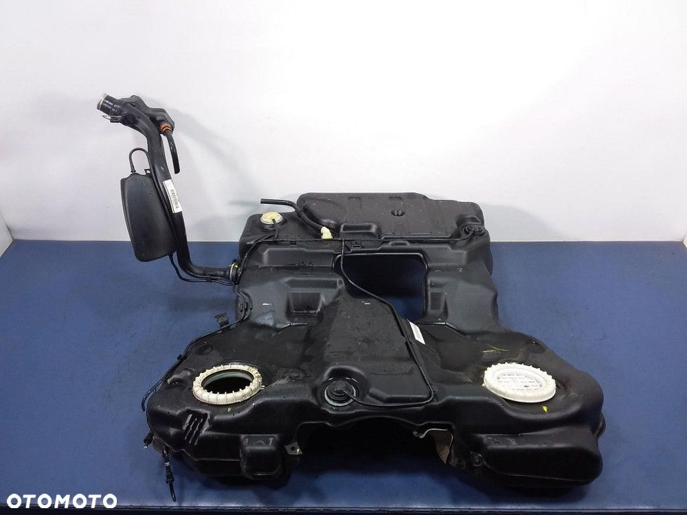 AUDI A6 C6 SEDAN QUATTRO ZBIORNIK BAK PALIWA - 1