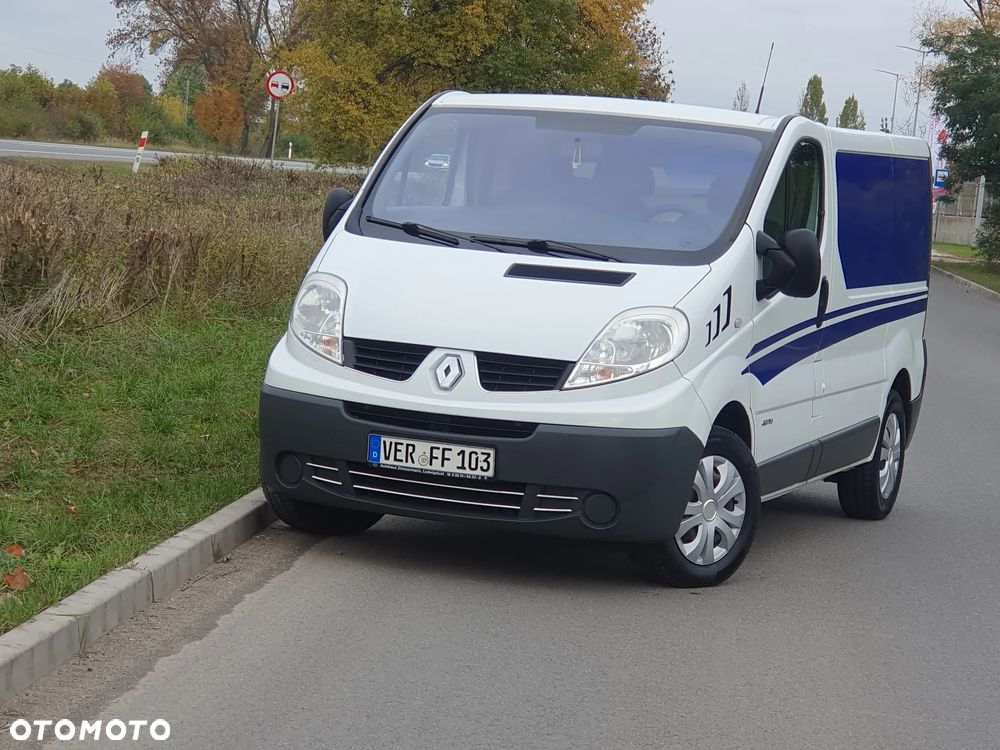 Renault TRAFIC - 2