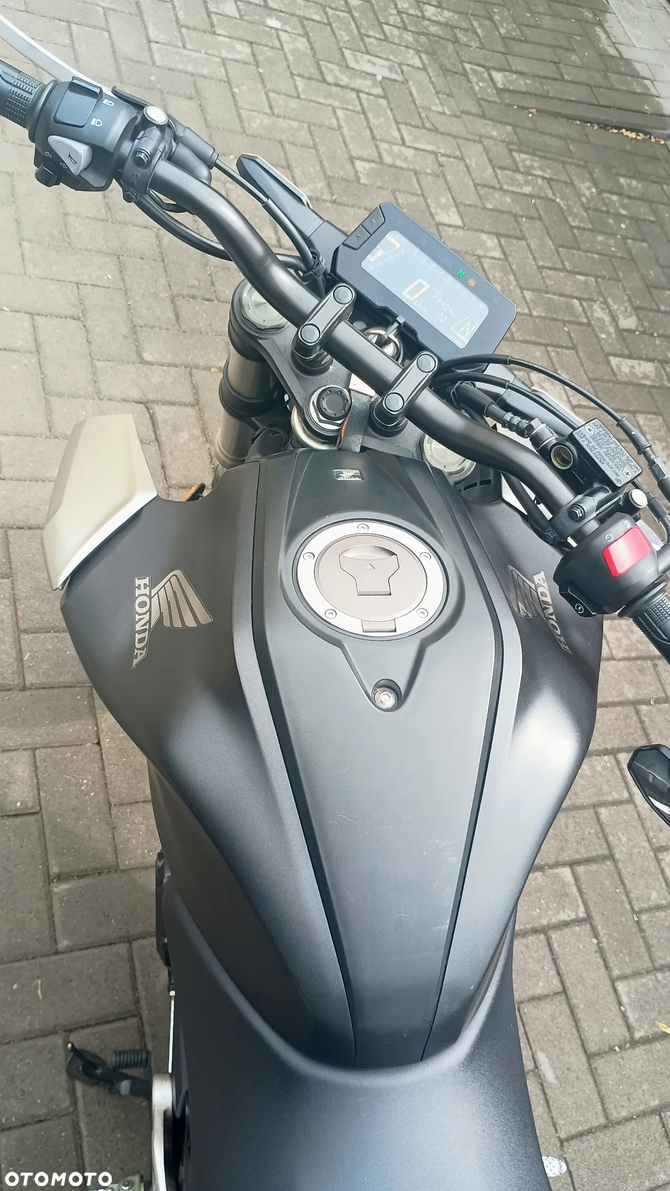Honda CB - 10