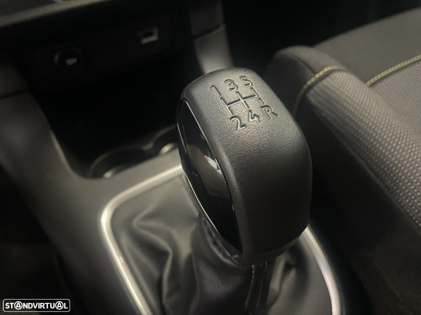 Citroën C3 1.2 PureTech Shine - 17