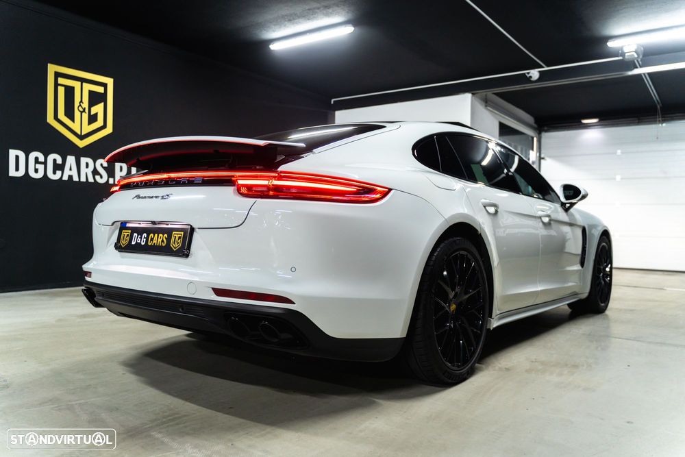 Porsche Panamera 4S - 21