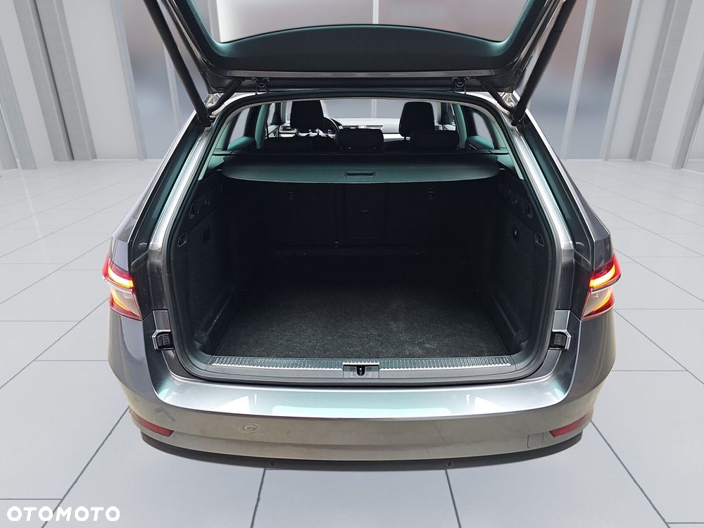 Skoda Superb 2.0 TDI SCR Ambition - 14