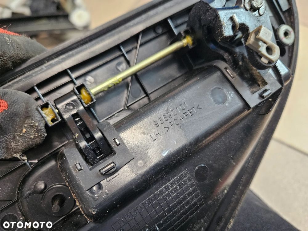 Klamka lewa prawa tył tylna podnośnik listwa zgarniająca Chevrolet Spark M300 2011r Europa - 6