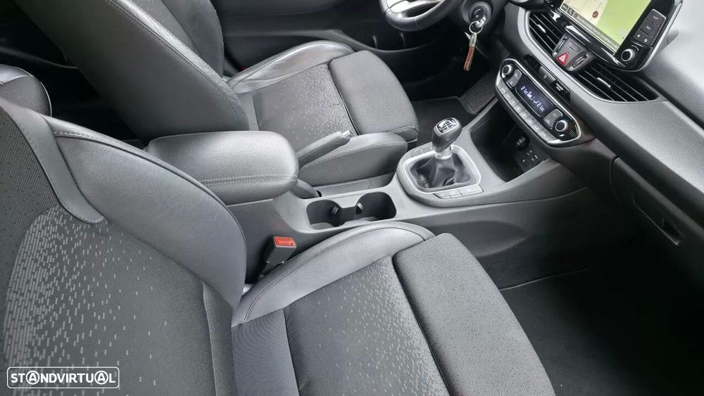 Hyundai i30 Fastback - 35