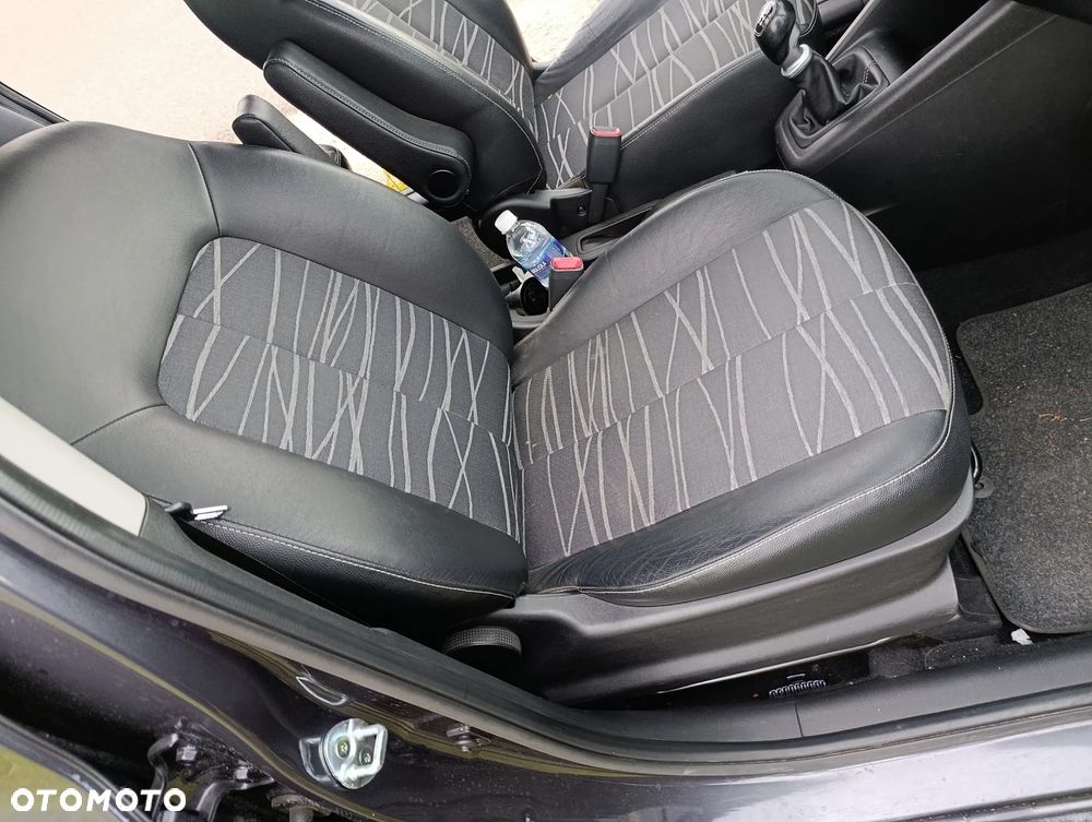 Kia Venga 1.6 Business Line - 12