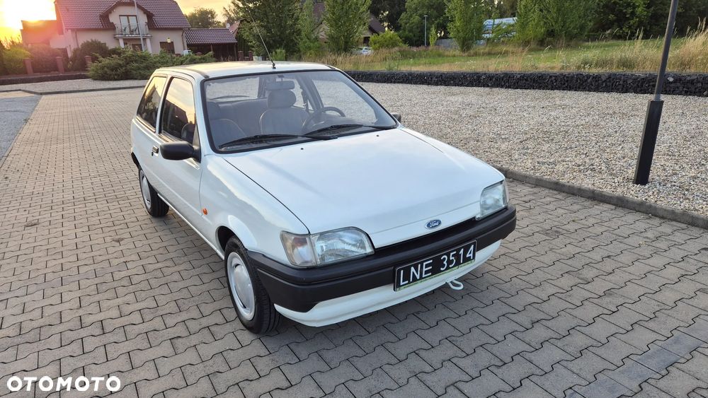 Ford Fiesta 1.1 CLX - 26