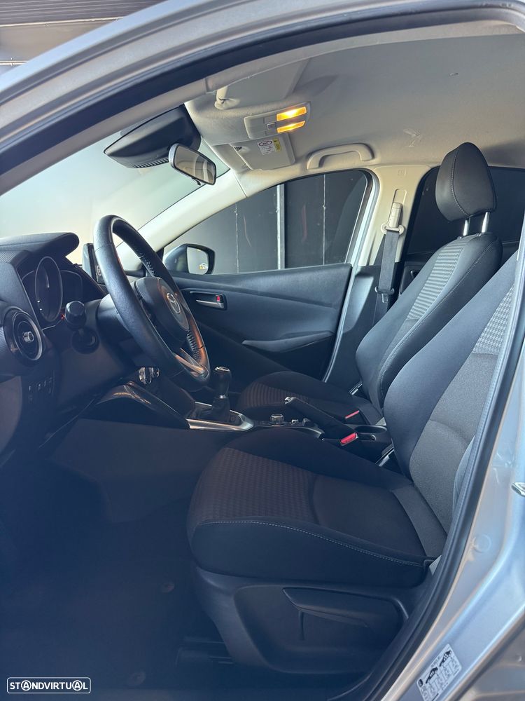 Mazda 2 1.5 Sky-G Evolve Navi - 4