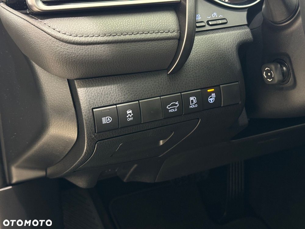 Toyota Camry 2.5 Hybrid Executive CVT - 21