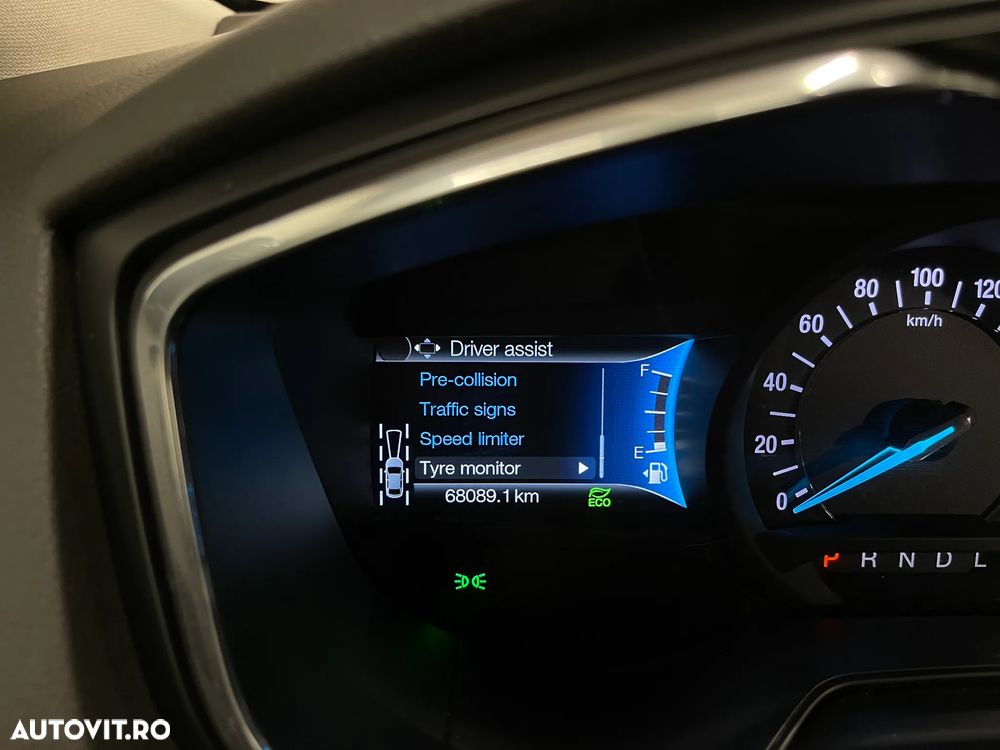 Ford Mondeo 2.0 HEV Titanium - 27