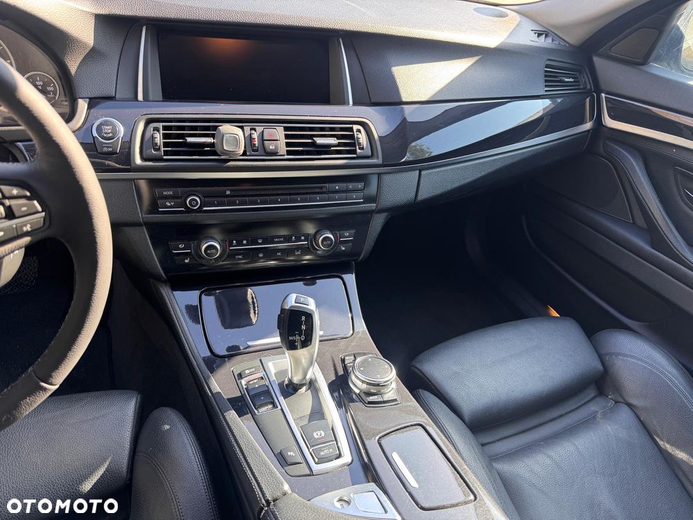 BMW Seria 5 525d Modern Line - 10