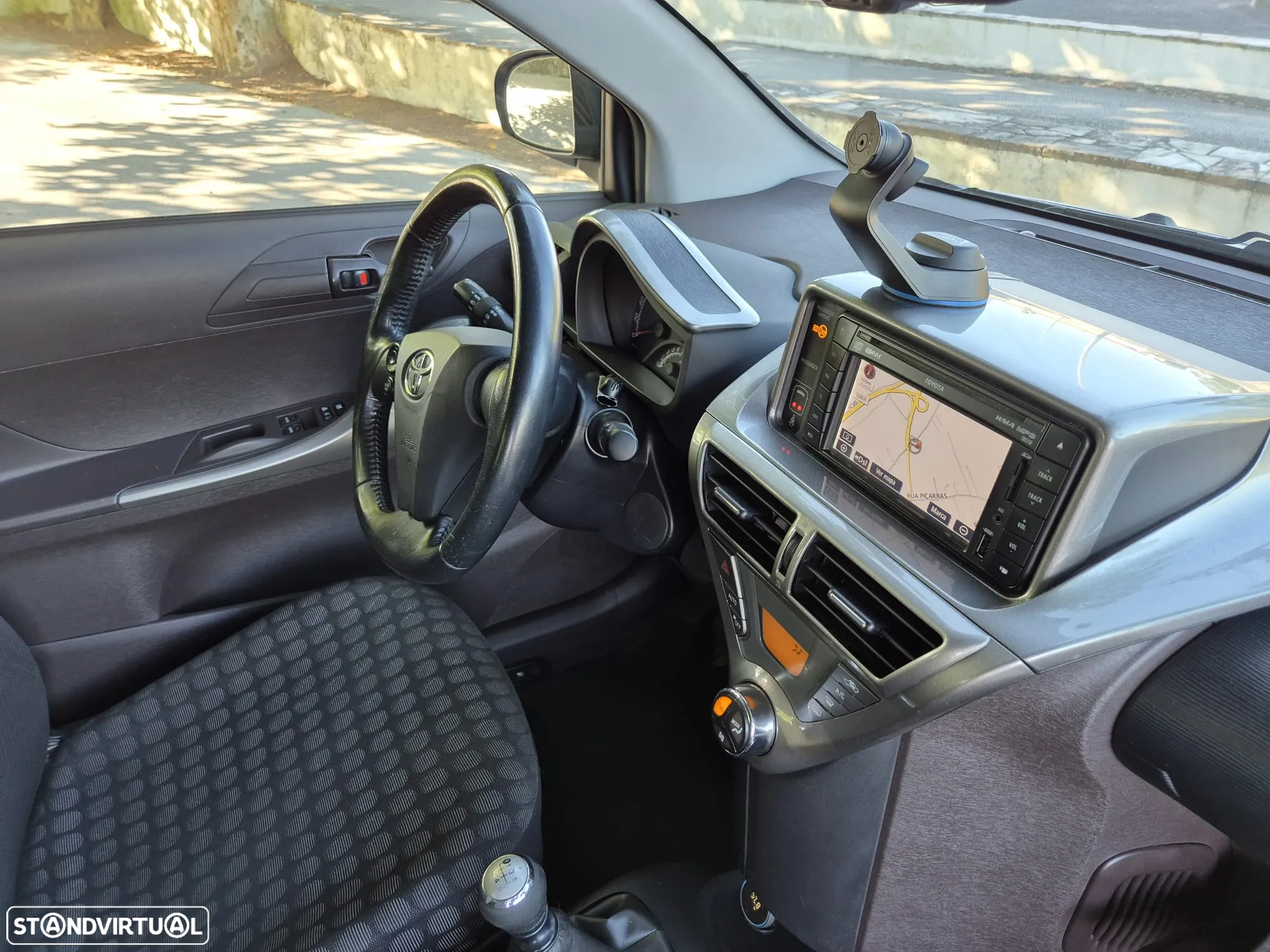 Toyota iQ 1.4 D-4D 2 NAVI+Bluetooth - 13