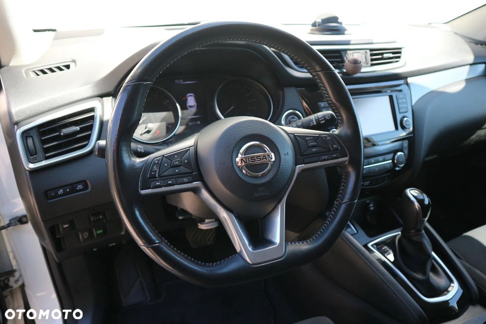 Nissan Qashqai 1.2 DIG-T N-Connecta Xtronic - 18
